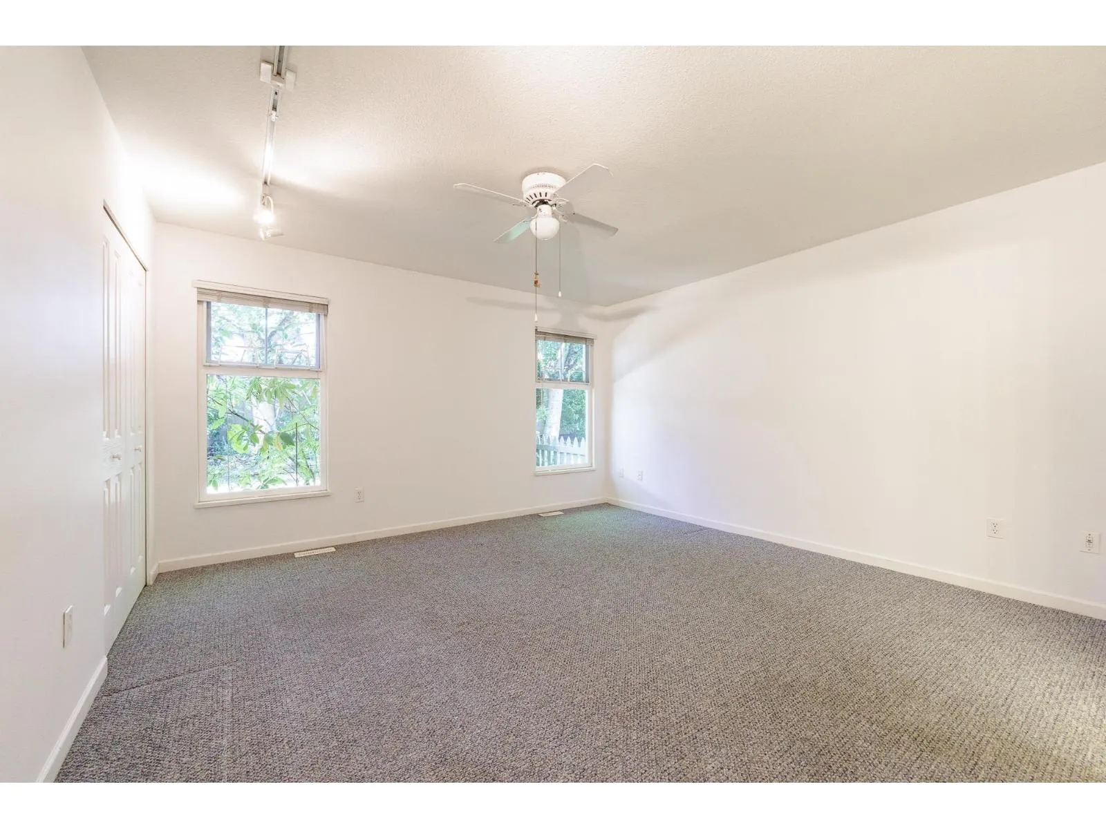 31 14877 33 AVENUE