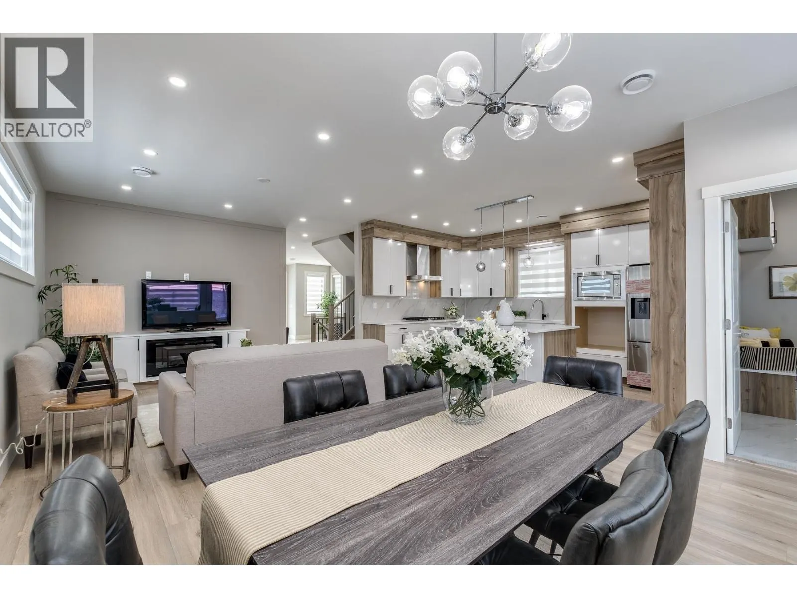 3427 VICTORIA DRIVE