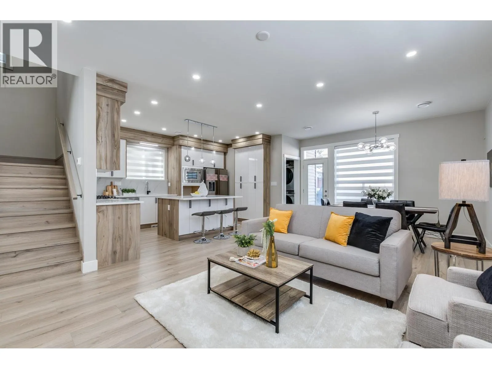 3427 VICTORIA DRIVE
