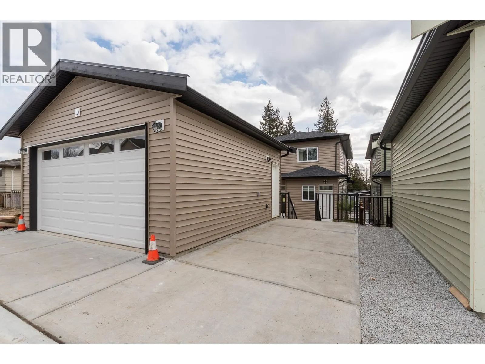 3427 VICTORIA DRIVE