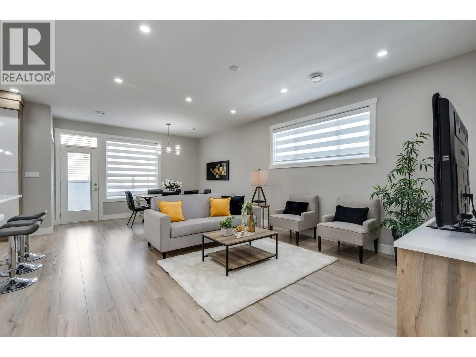 3427 VICTORIA DRIVE