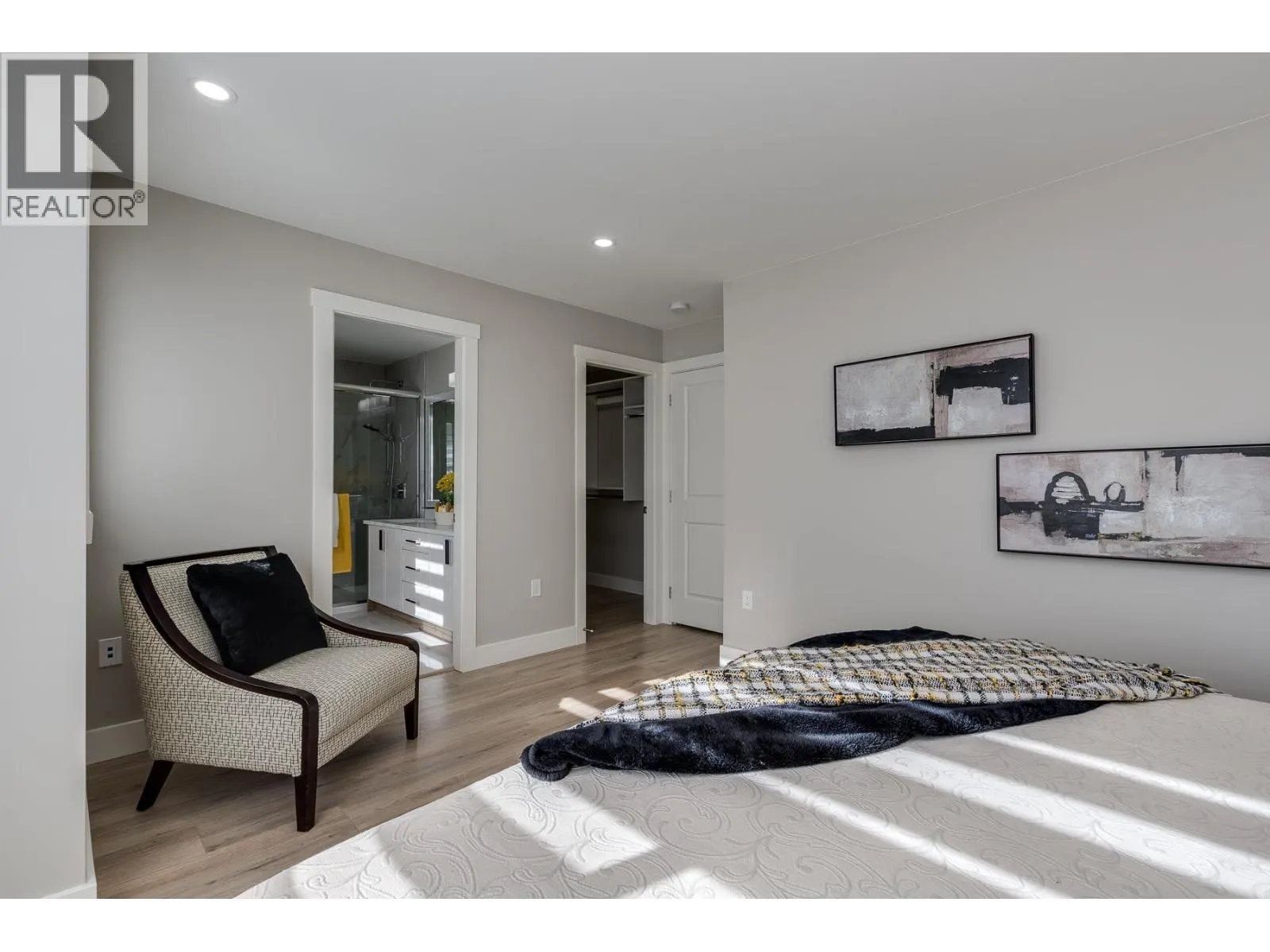 3427 VICTORIA DRIVE