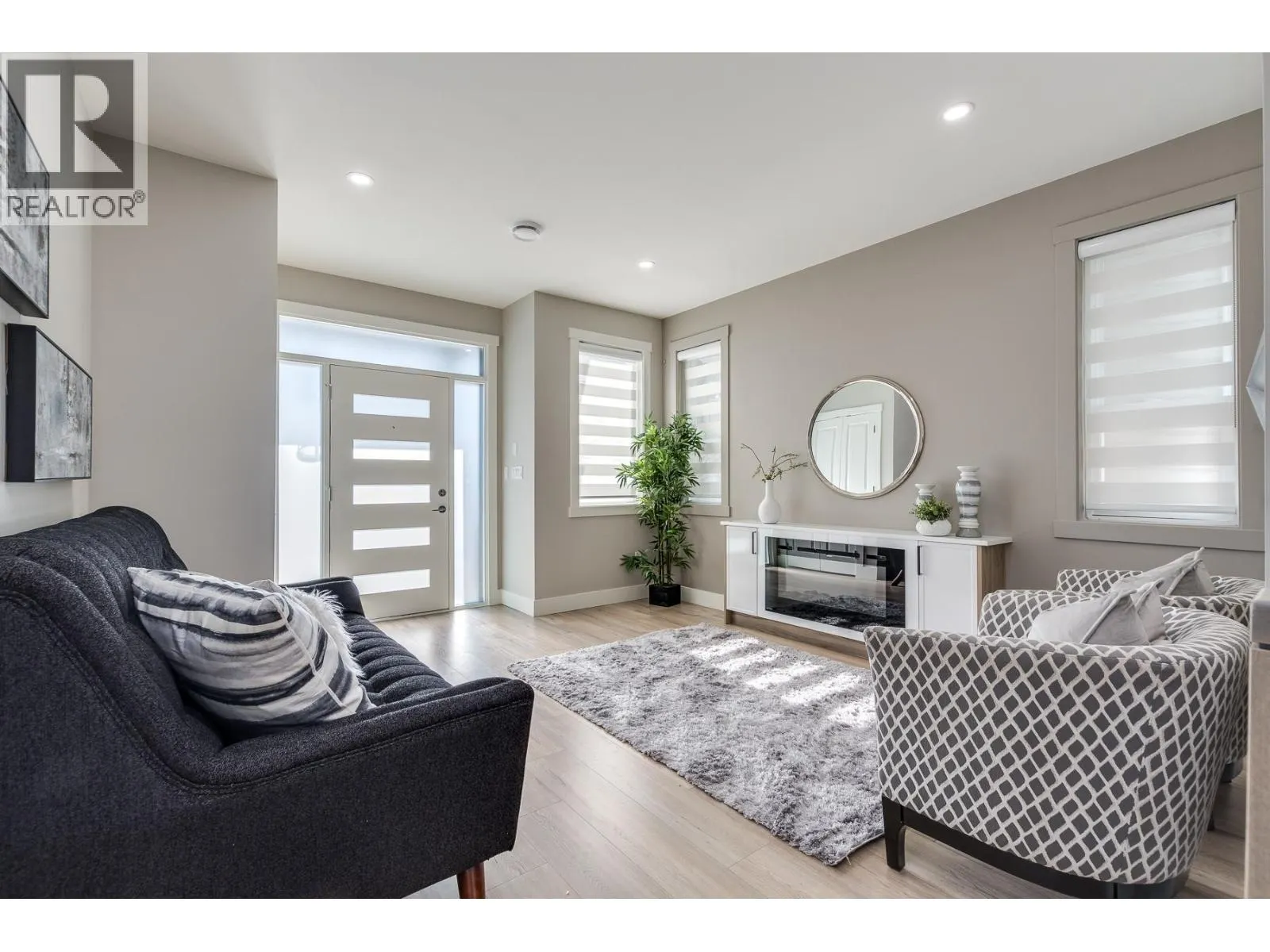 3427 VICTORIA DRIVE