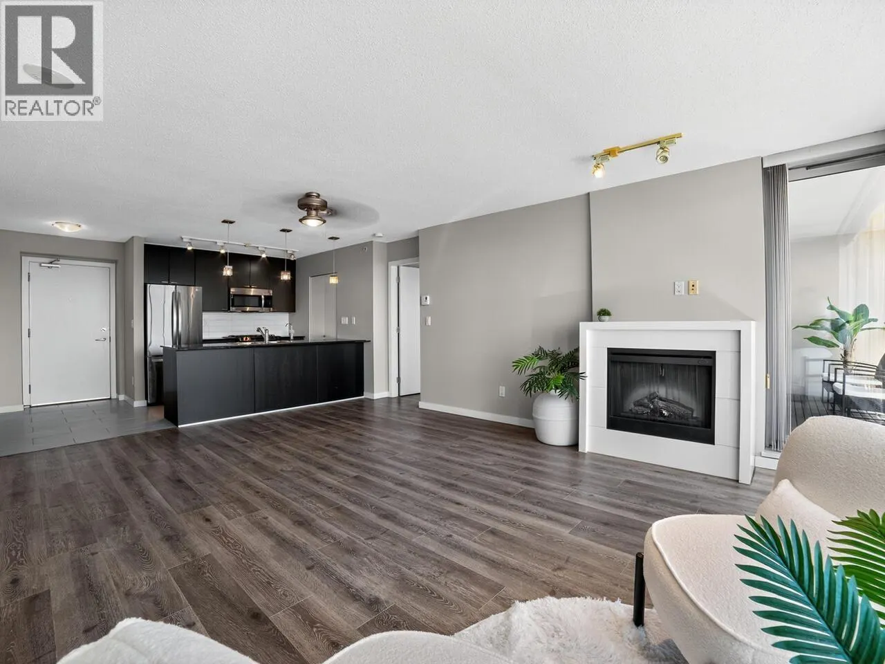 704 39 SIXTH STREET
