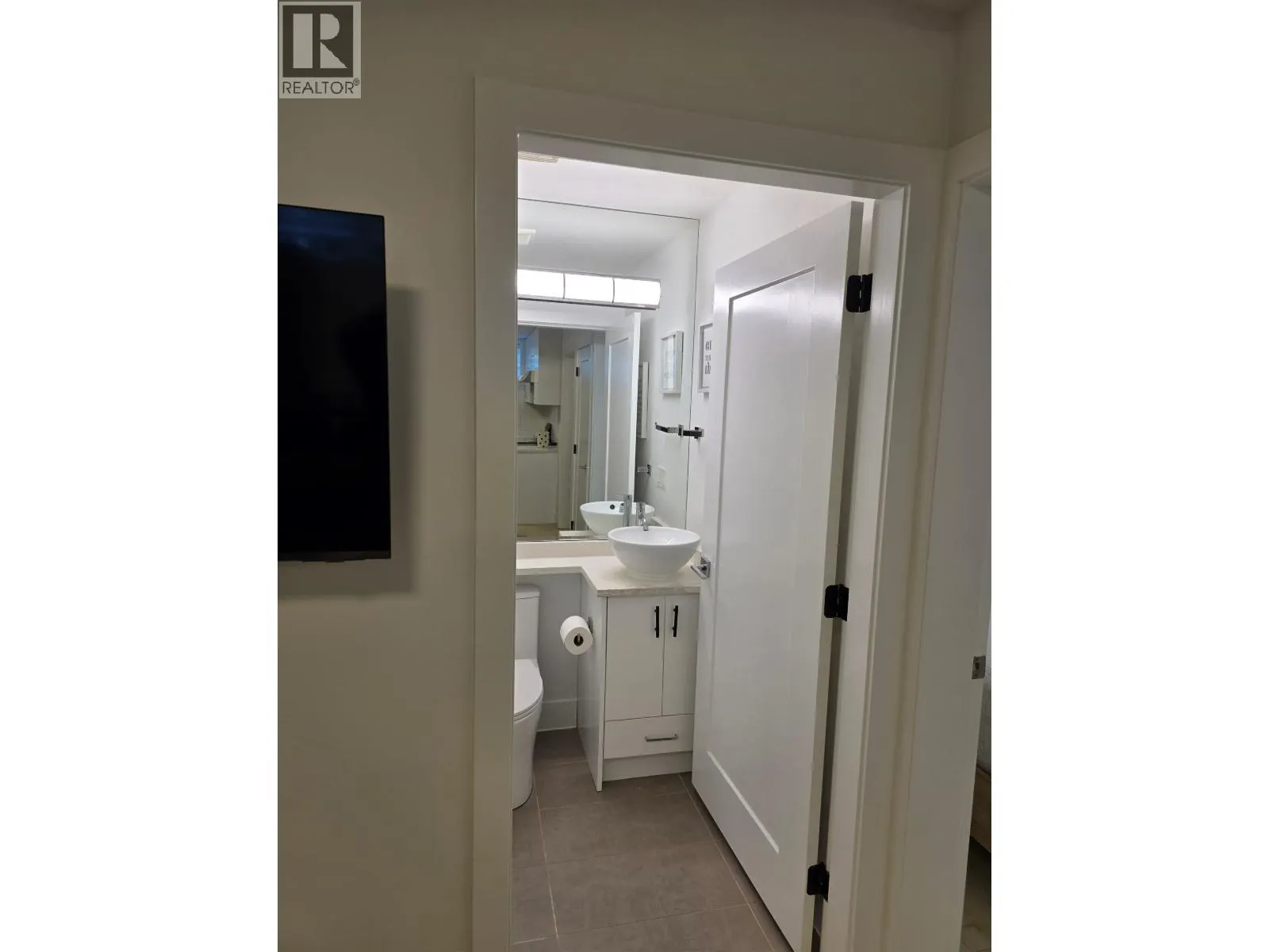 LOWER LEVEL-3466 PANDORA STREET