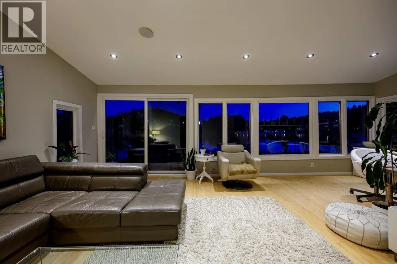 2730 PANORAMA DRIVE