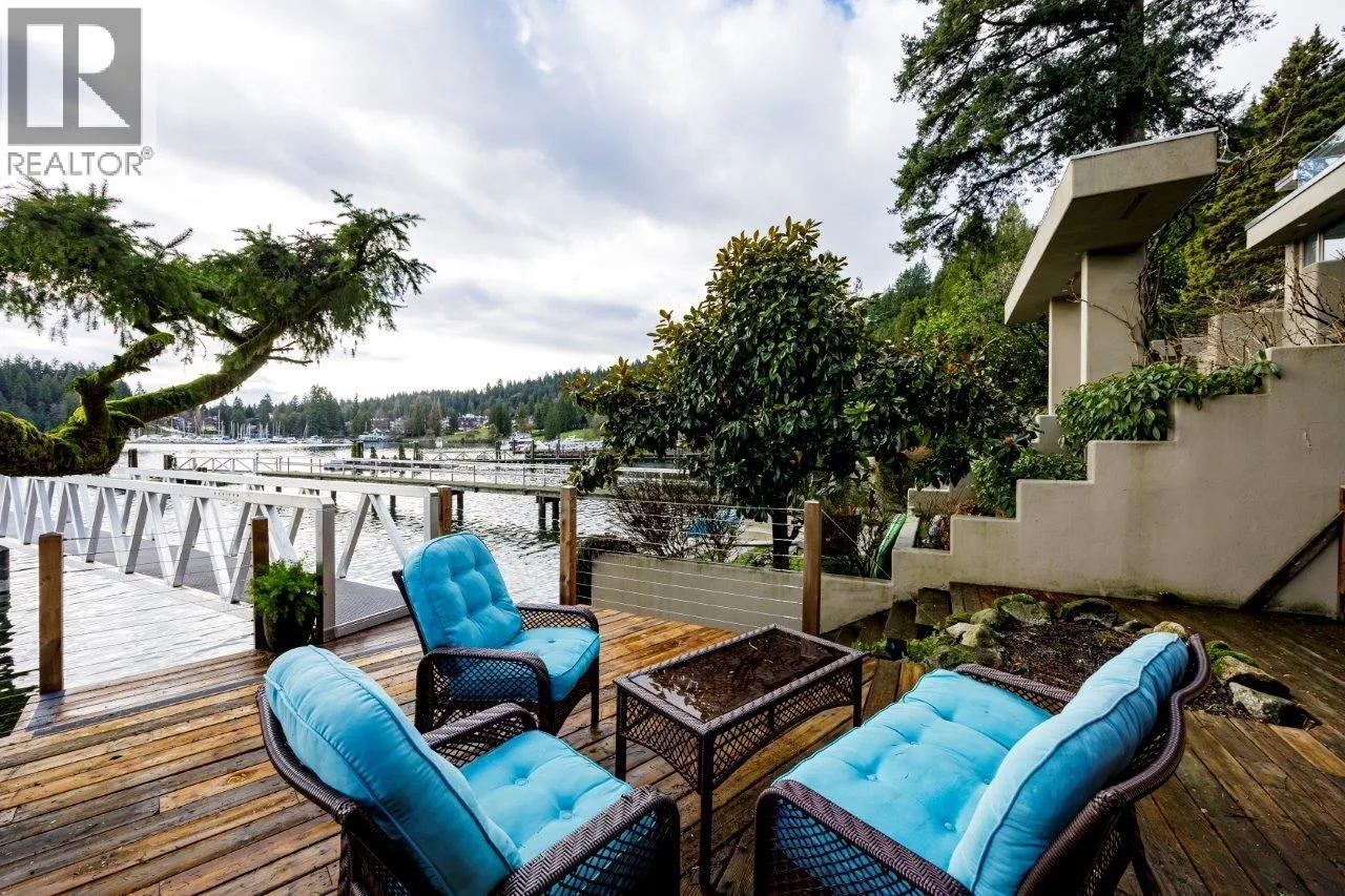 2730 PANORAMA DRIVE