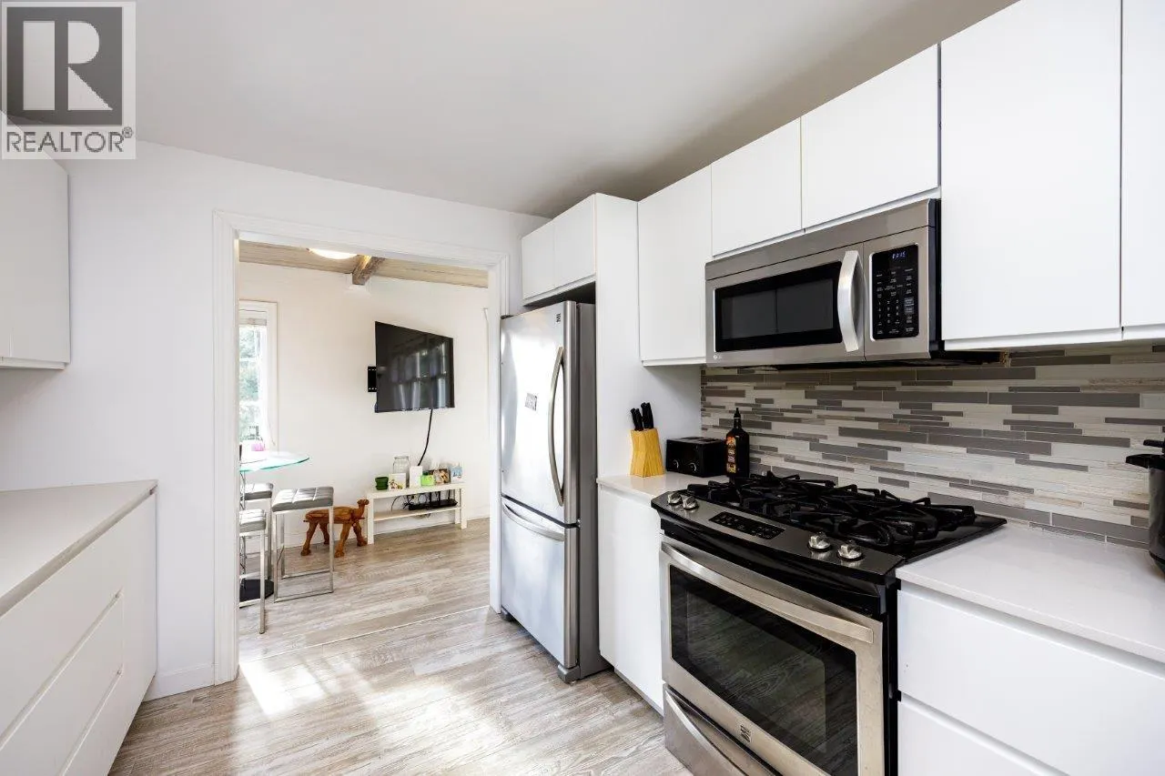 2730 PANORAMA DRIVE
