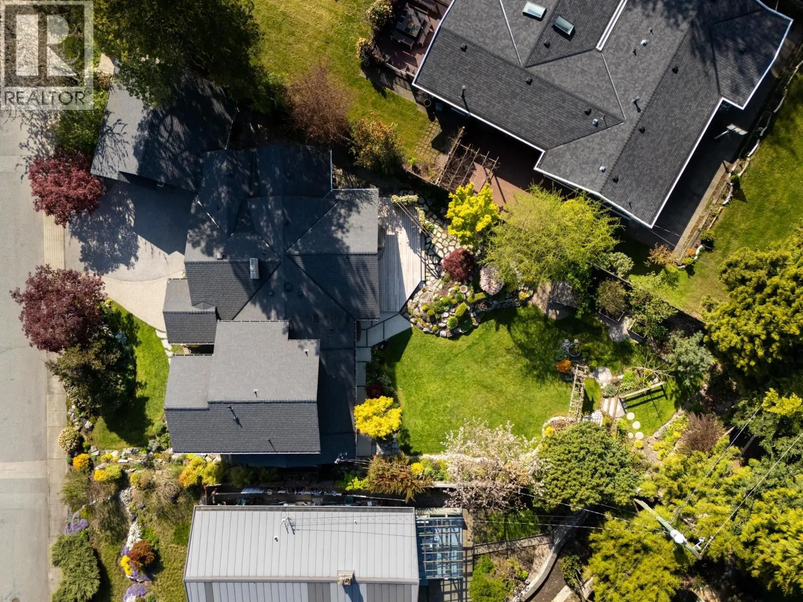 986 TUDOR AVENUE