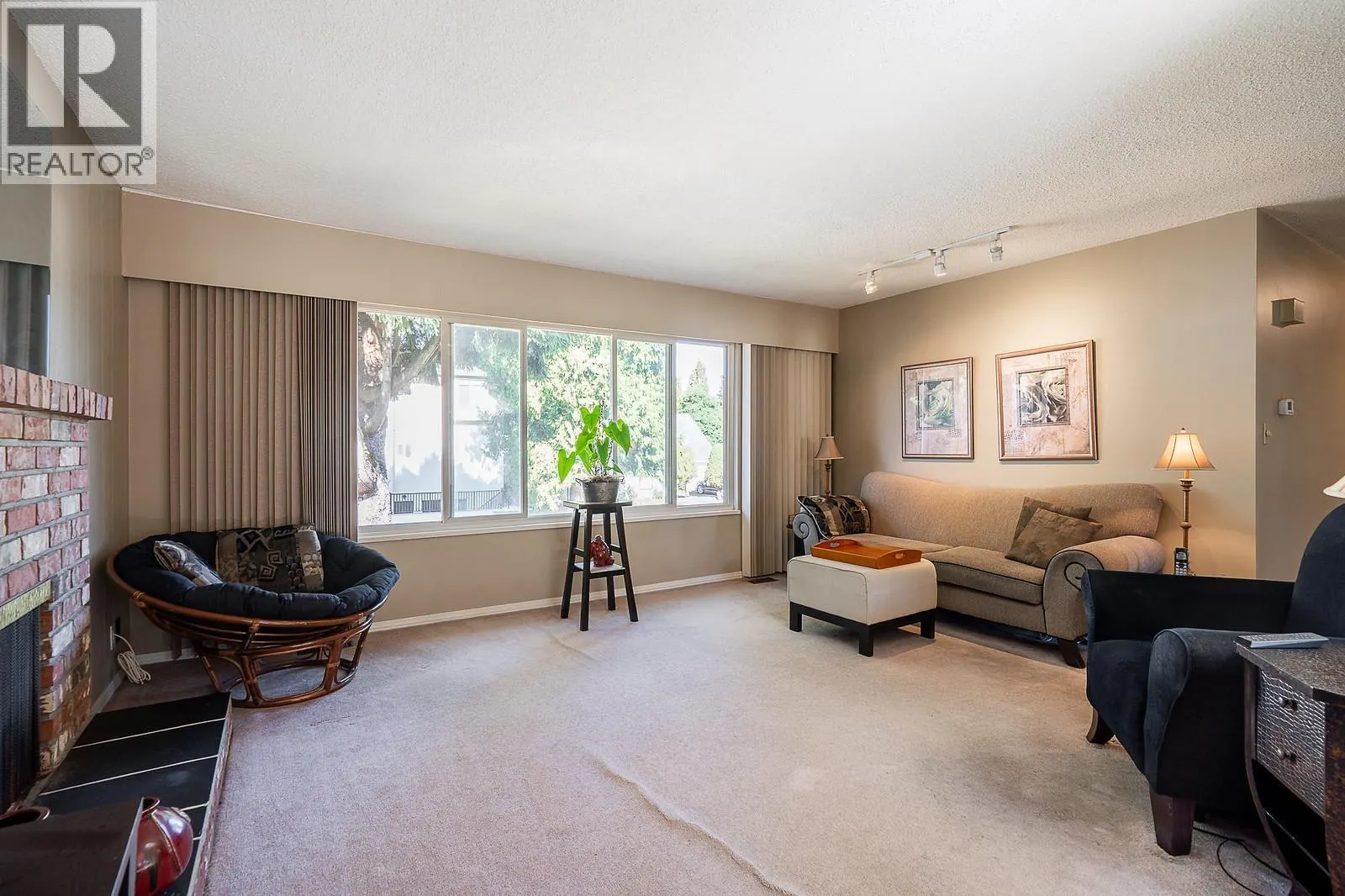 2946 COVENTRY CRESCENT