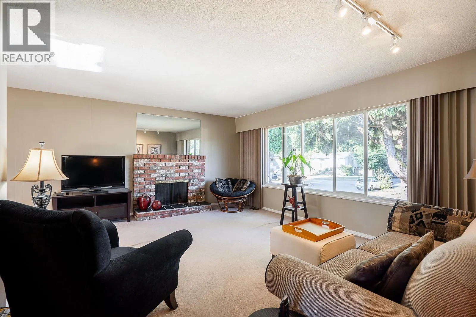 2946 COVENTRY CRESCENT