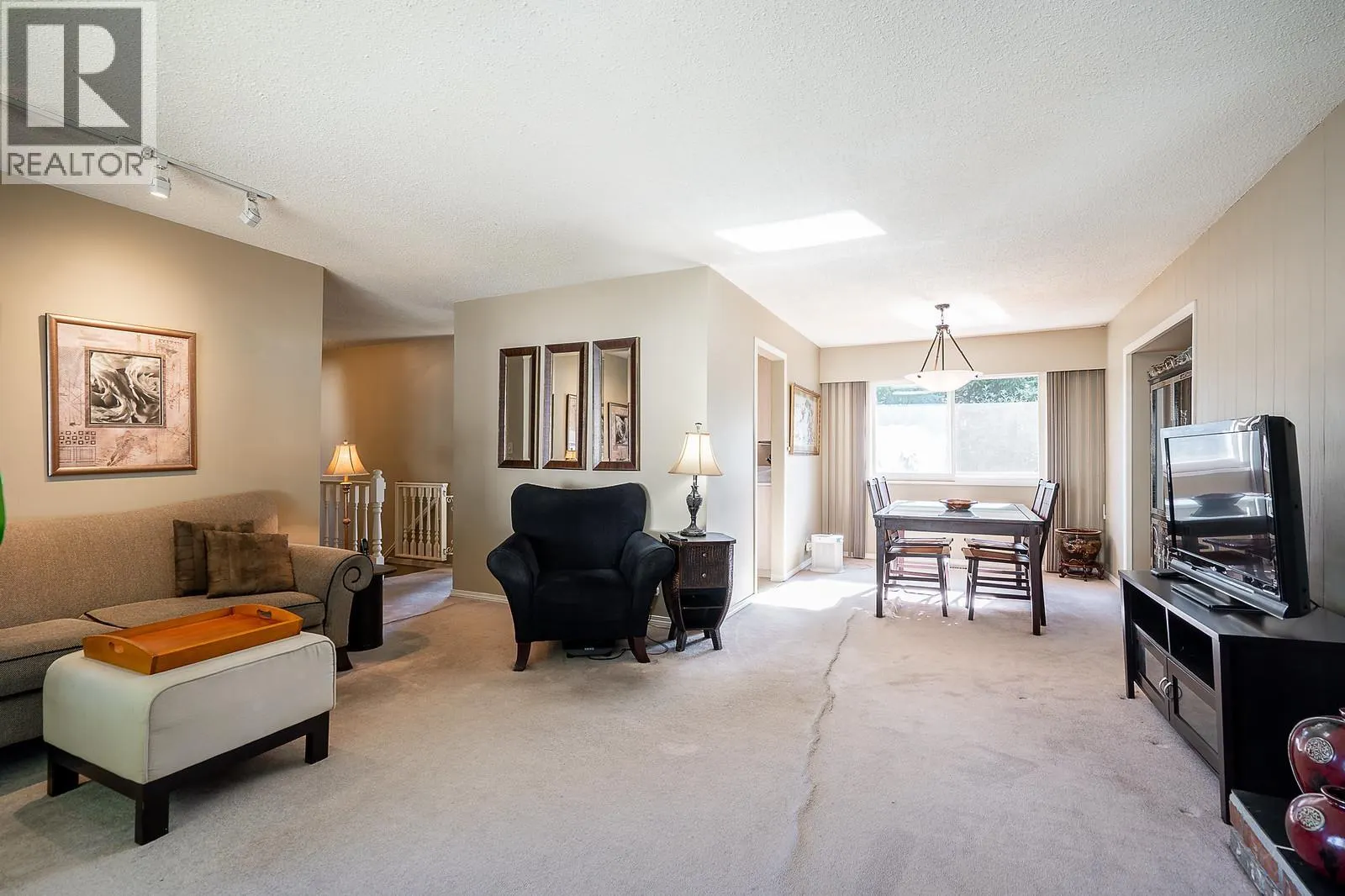 2946 COVENTRY CRESCENT