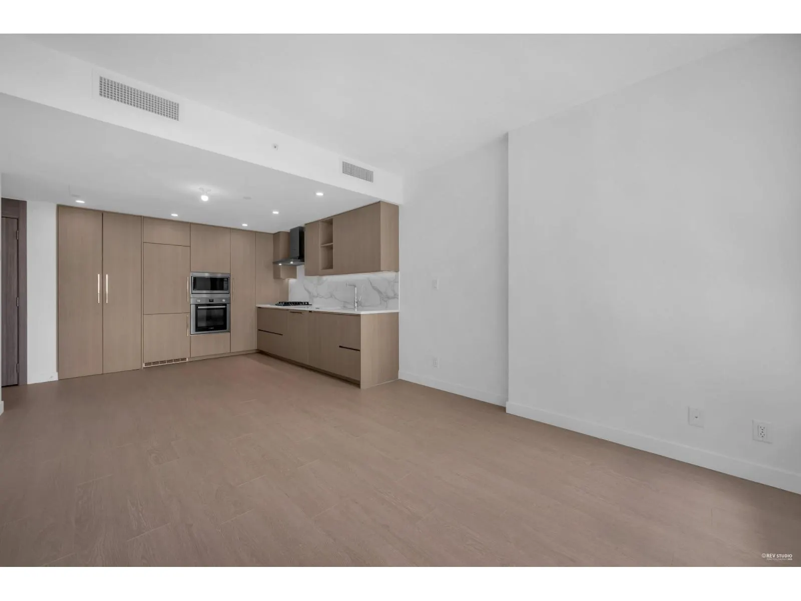 1606 13778 100 AVENUE