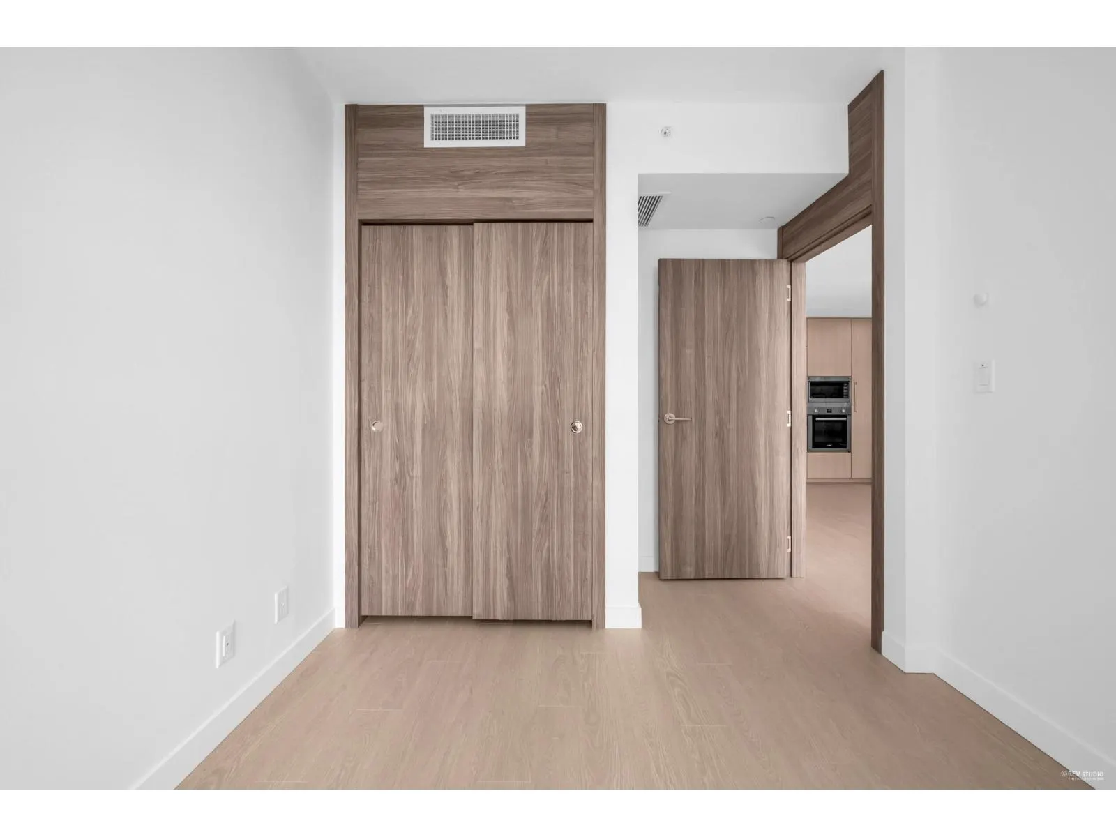 1606 13778 100 AVENUE