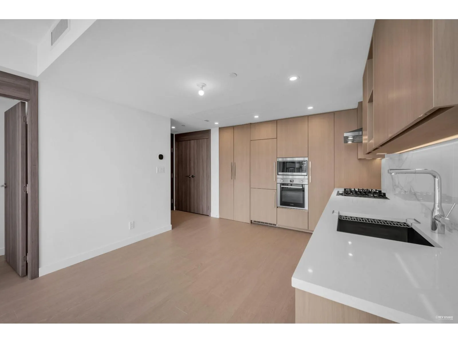 1606 13778 100 AVENUE