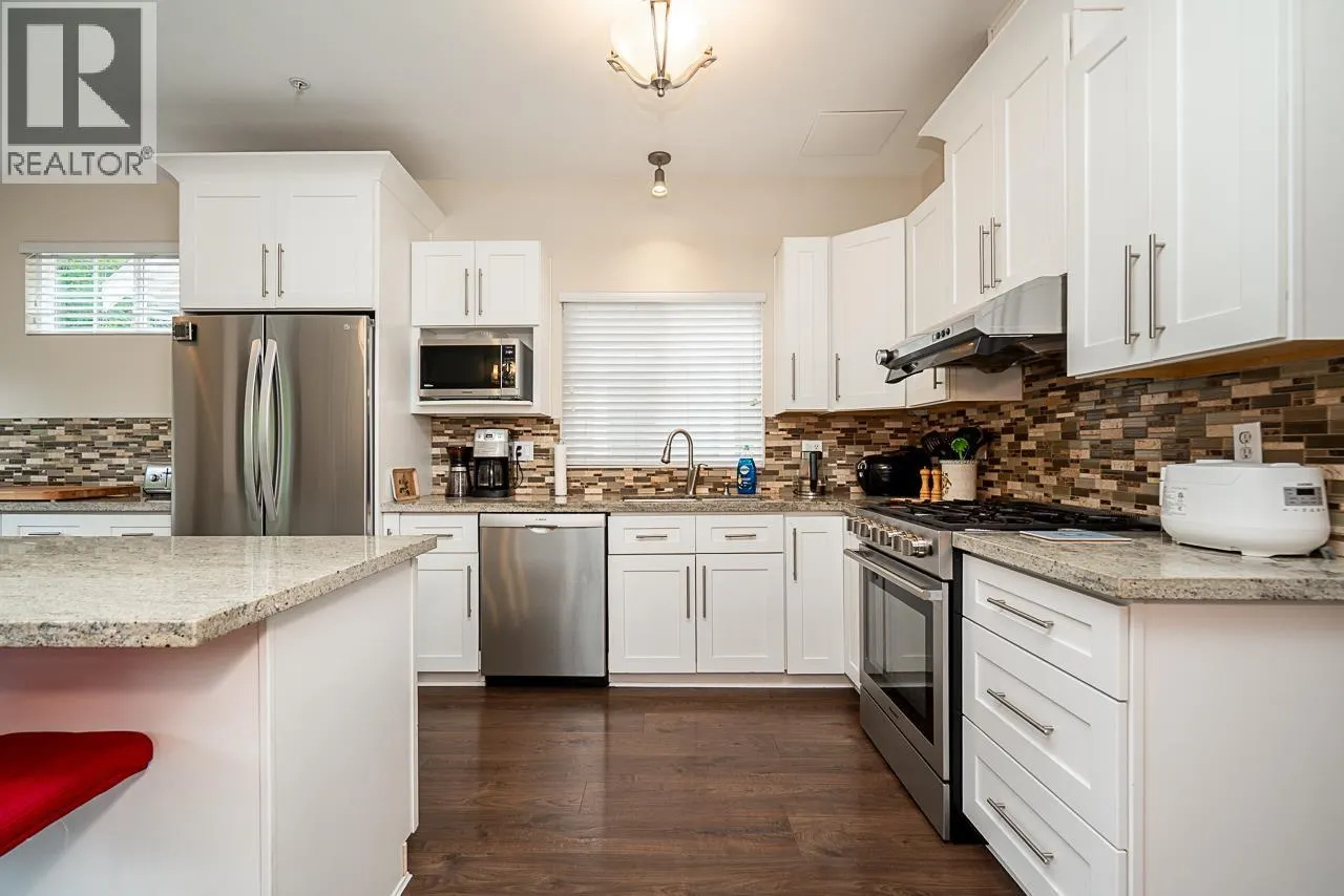 12 1108 RIVERSIDE CLOSE