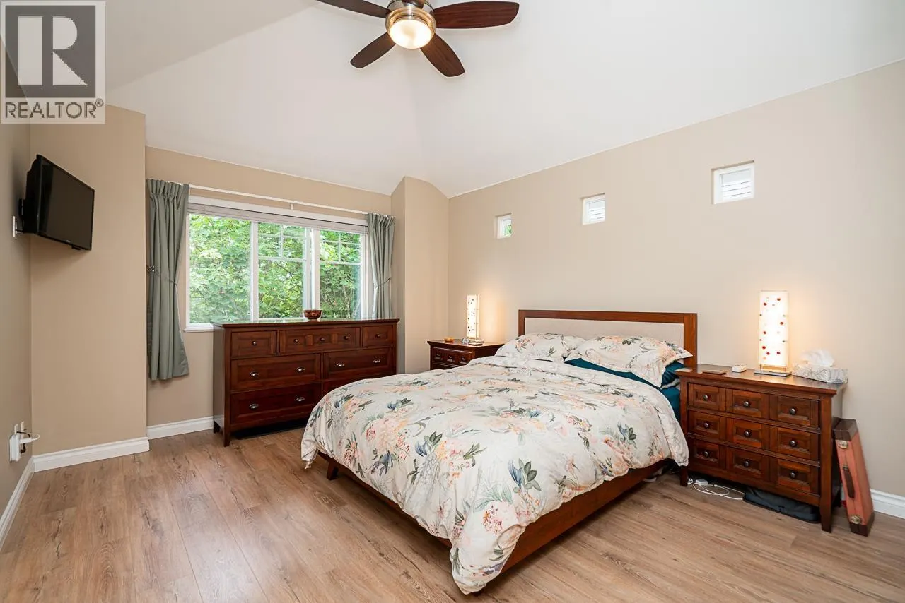12 1108 RIVERSIDE CLOSE