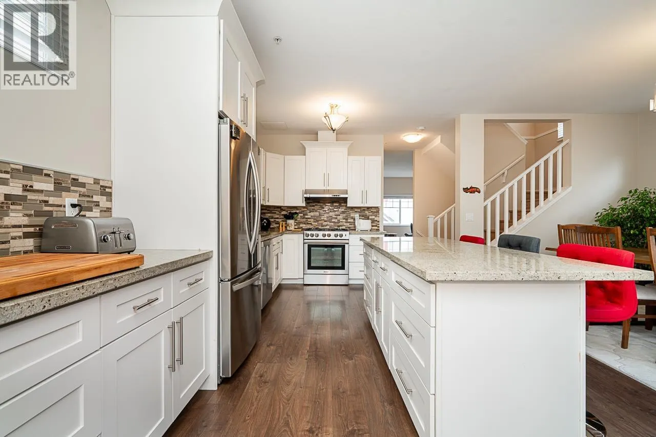 12 1108 RIVERSIDE CLOSE