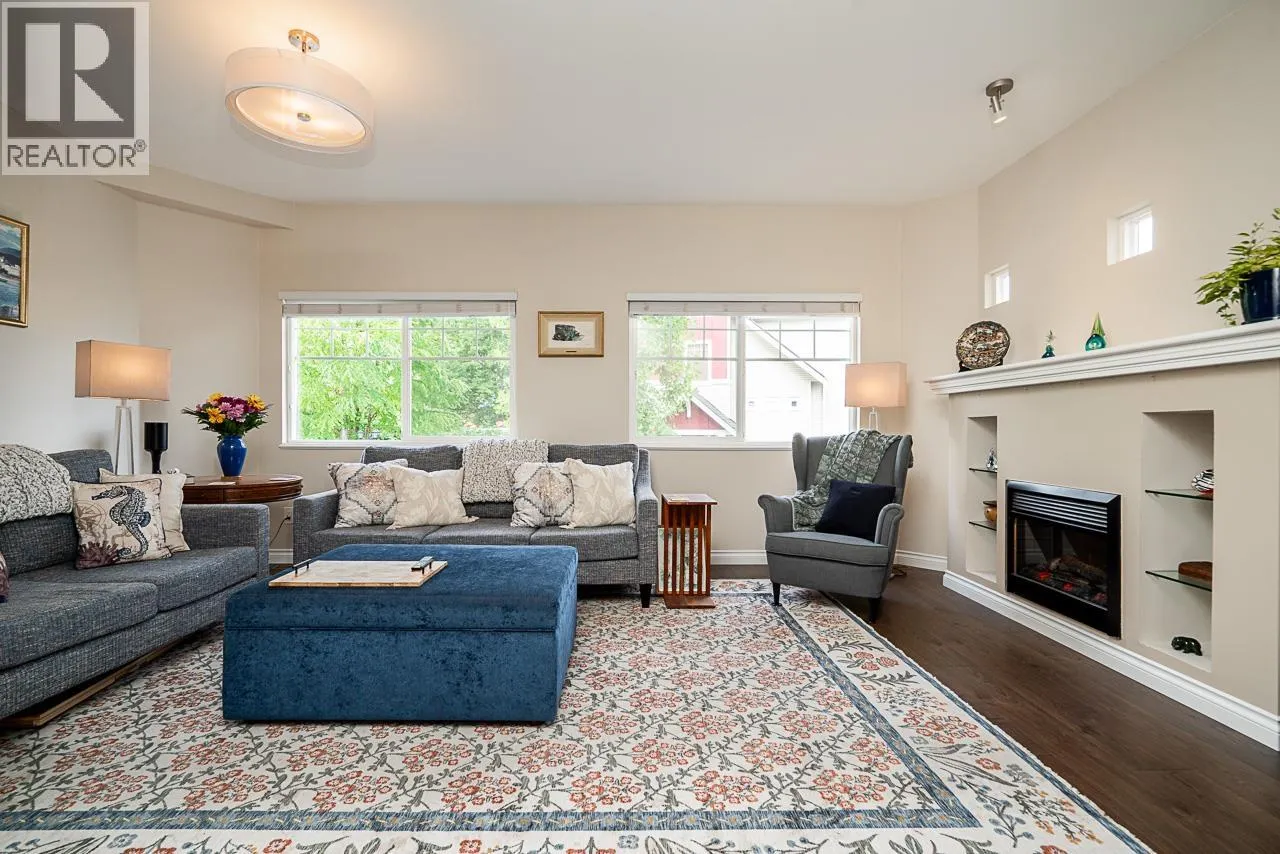 12 1108 RIVERSIDE CLOSE