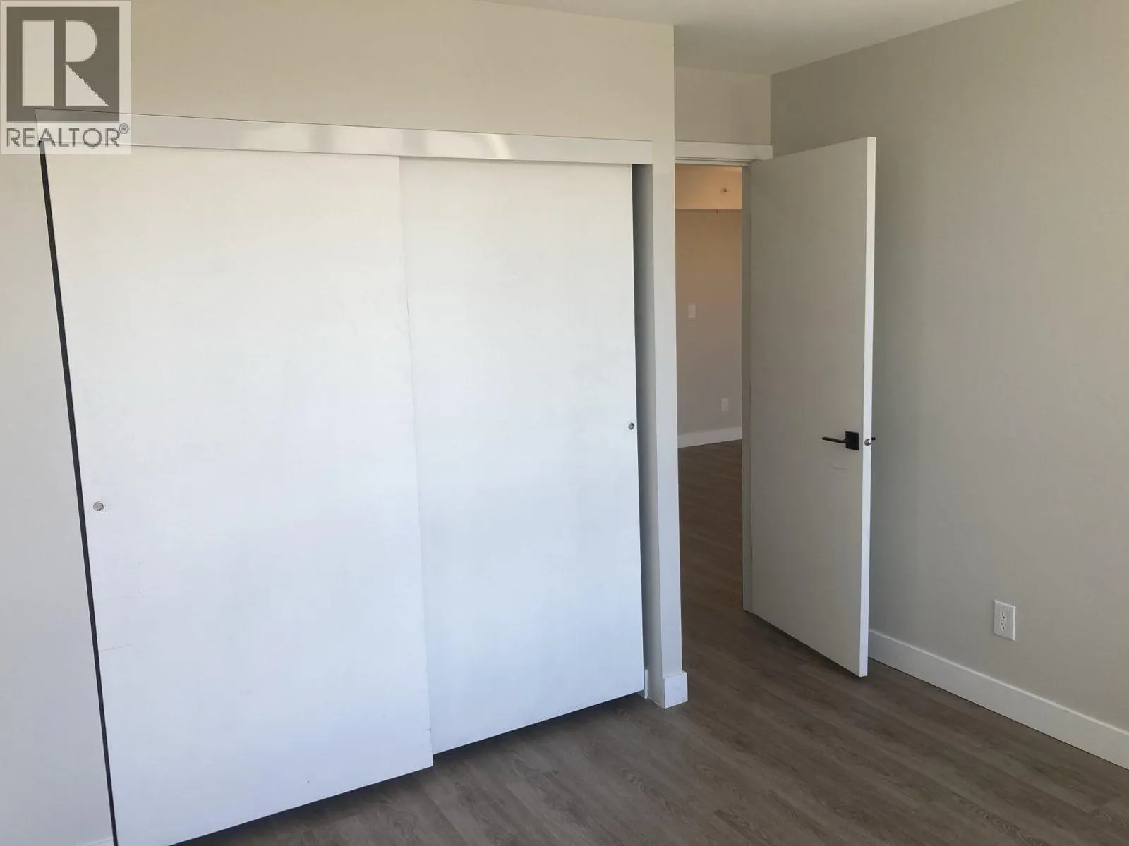 706 63 KEEFER PLACE