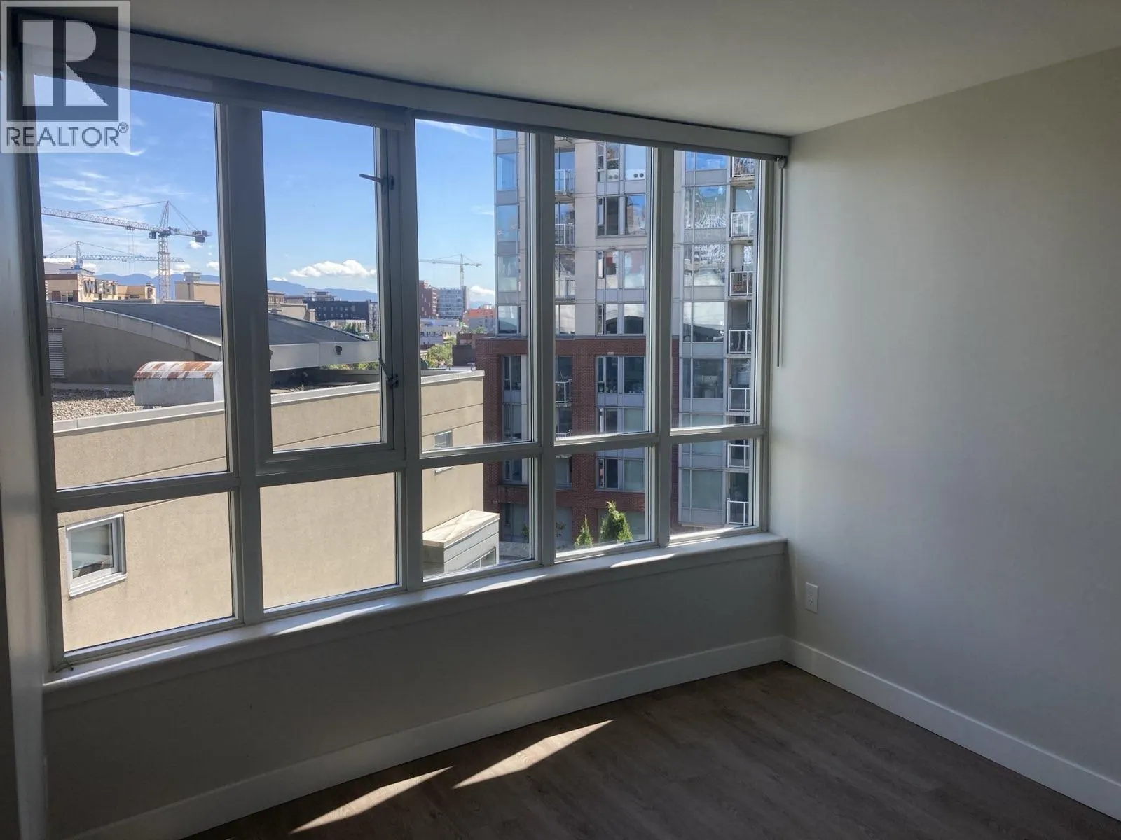 706 63 KEEFER PLACE