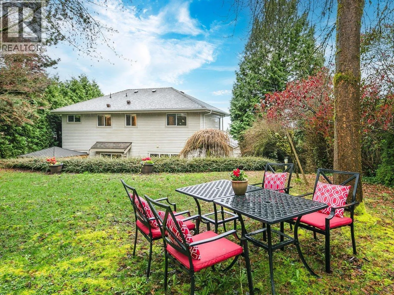 2817 GREENBRIER PLACE