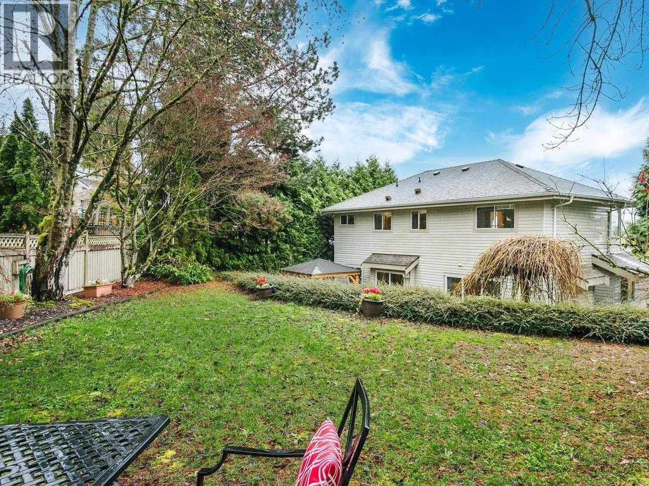 2817 GREENBRIER PLACE