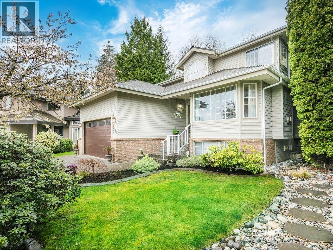 2817 GREENBRIER PLACE