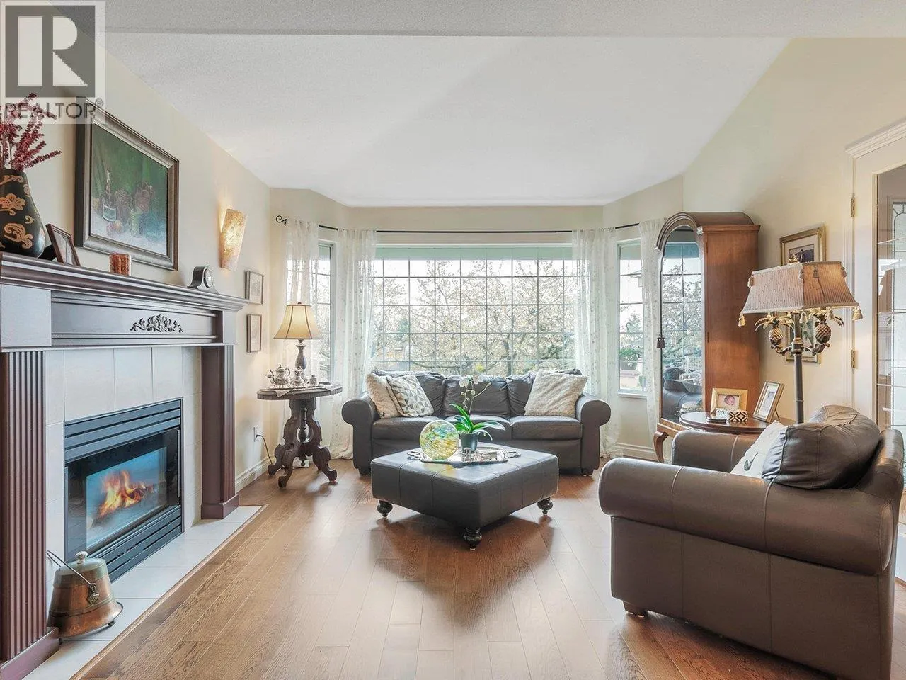 2817 GREENBRIER PLACE