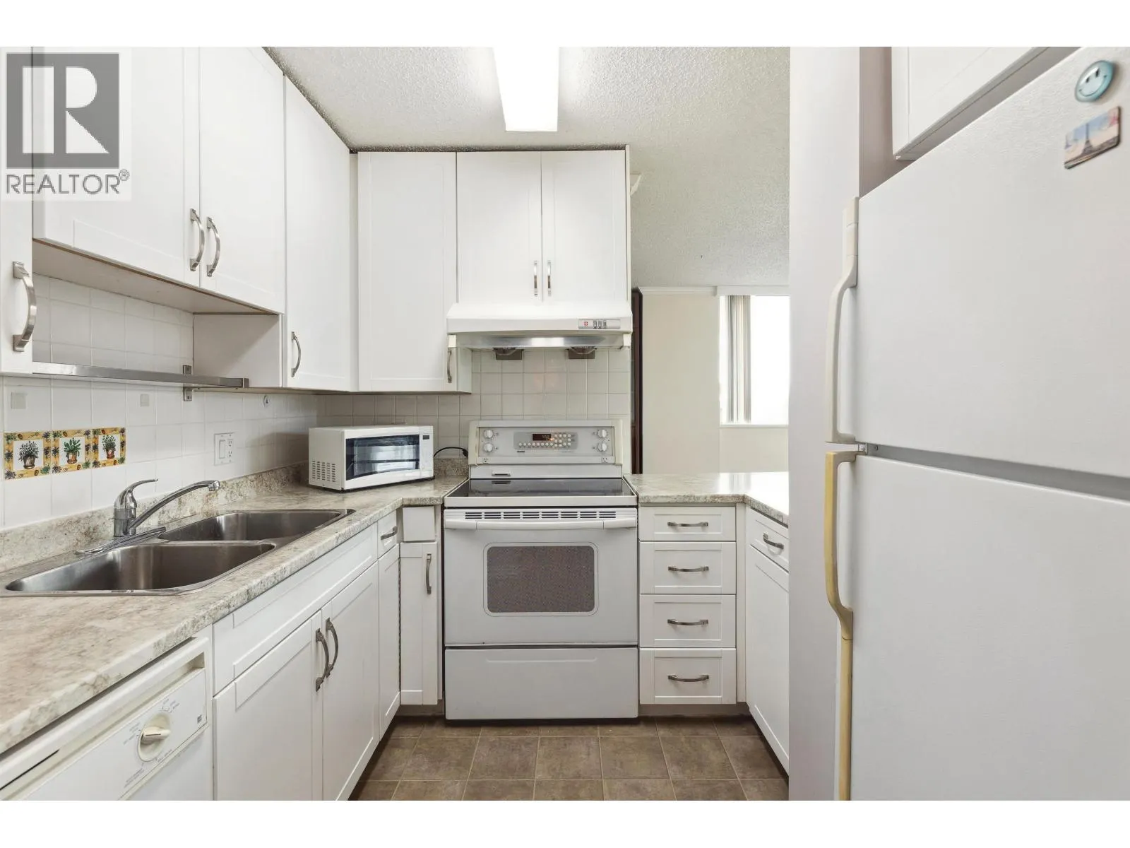 806 3970 CARRIGAN COURT