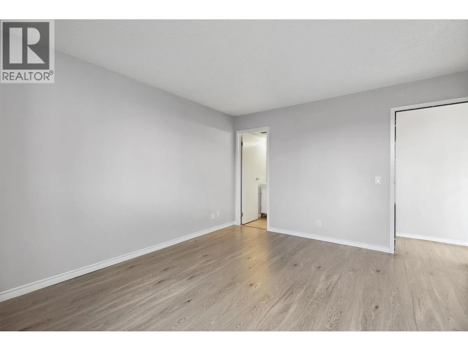806 3970 CARRIGAN COURT