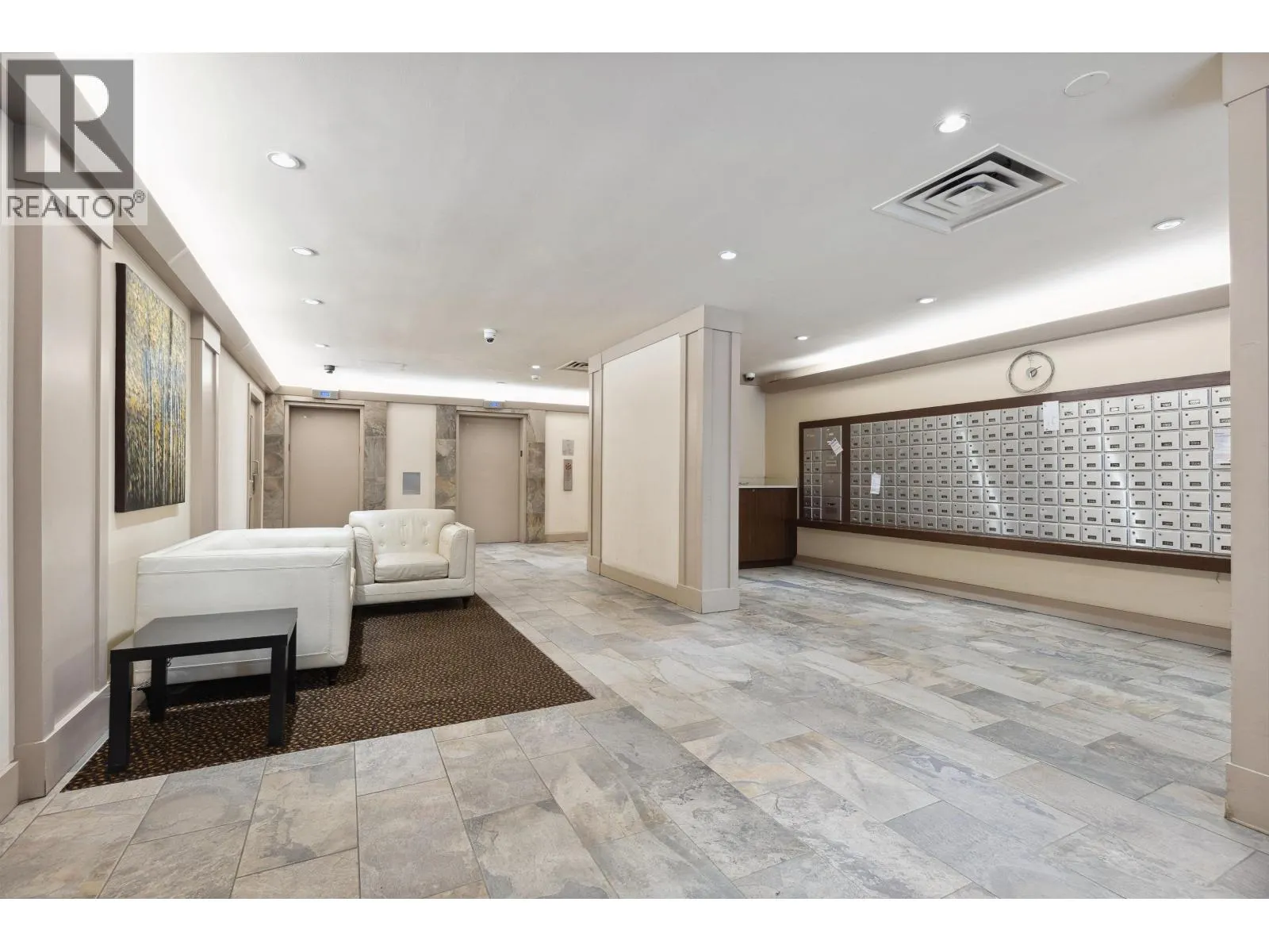 806 3970 CARRIGAN COURT