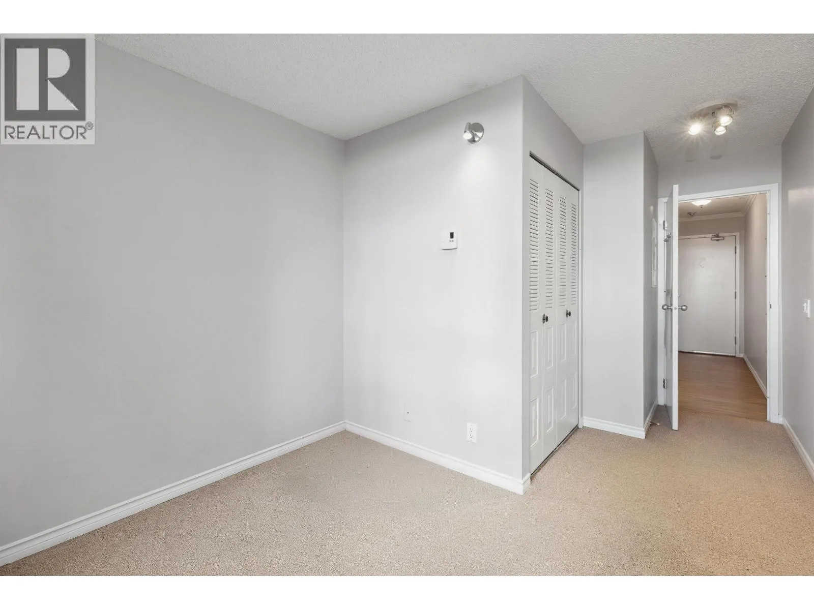 806 3970 CARRIGAN COURT