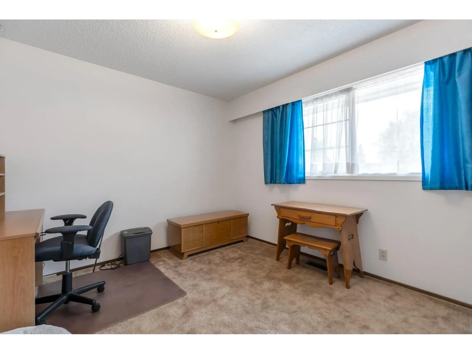 32640 LONSDALE CRESCENT