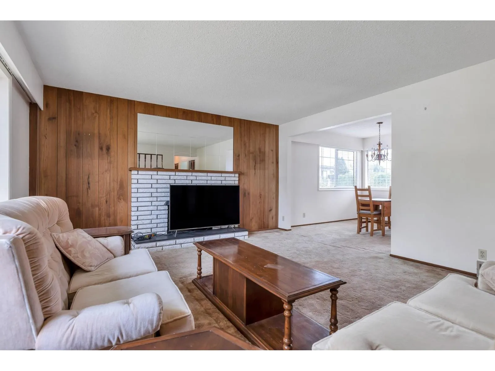 32640 LONSDALE CRESCENT
