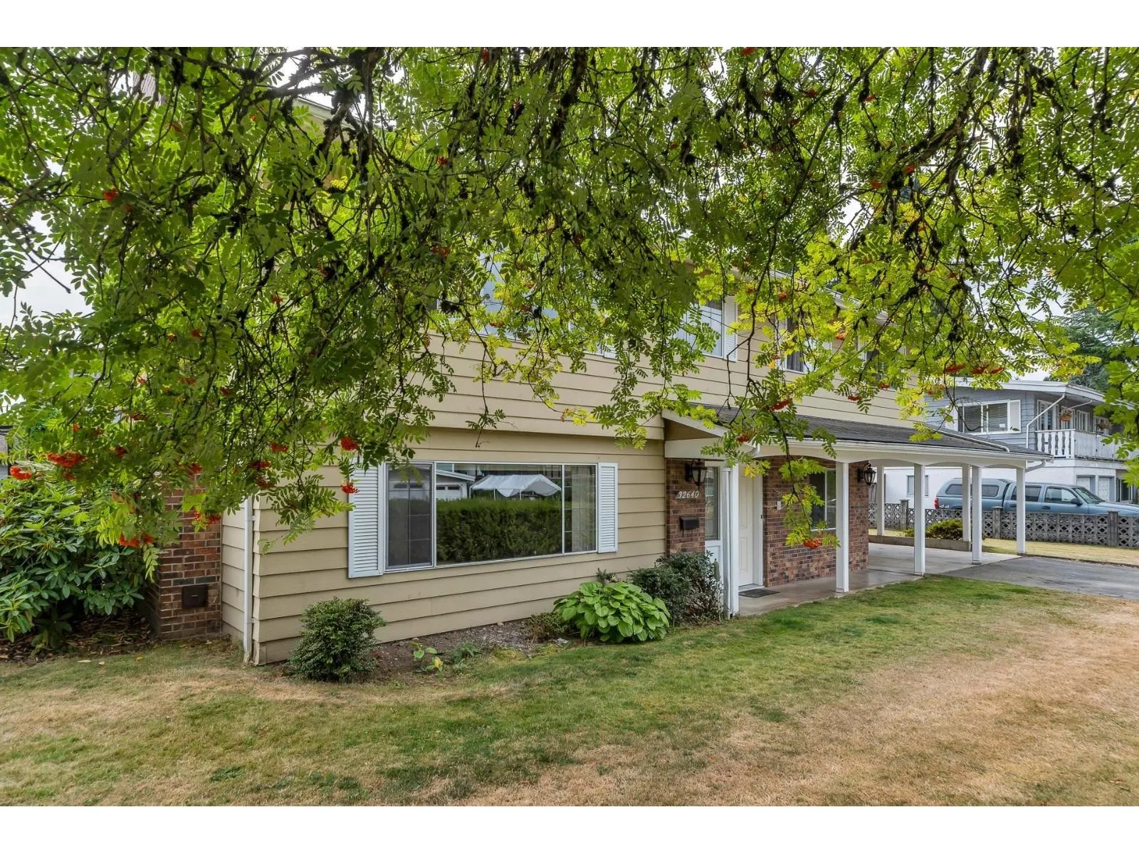32640 LONSDALE CRESCENT