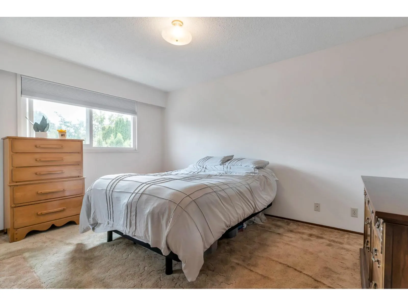 32640 LONSDALE CRESCENT