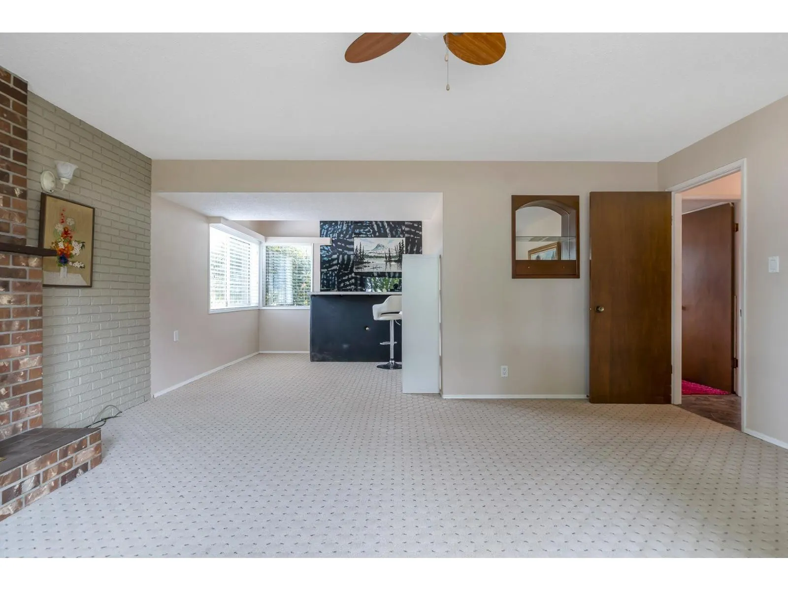 32640 LONSDALE CRESCENT