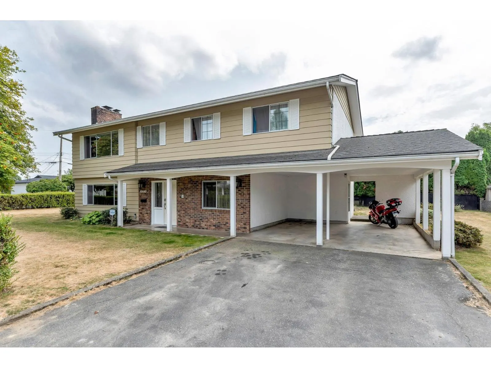 32640 LONSDALE CRESCENT