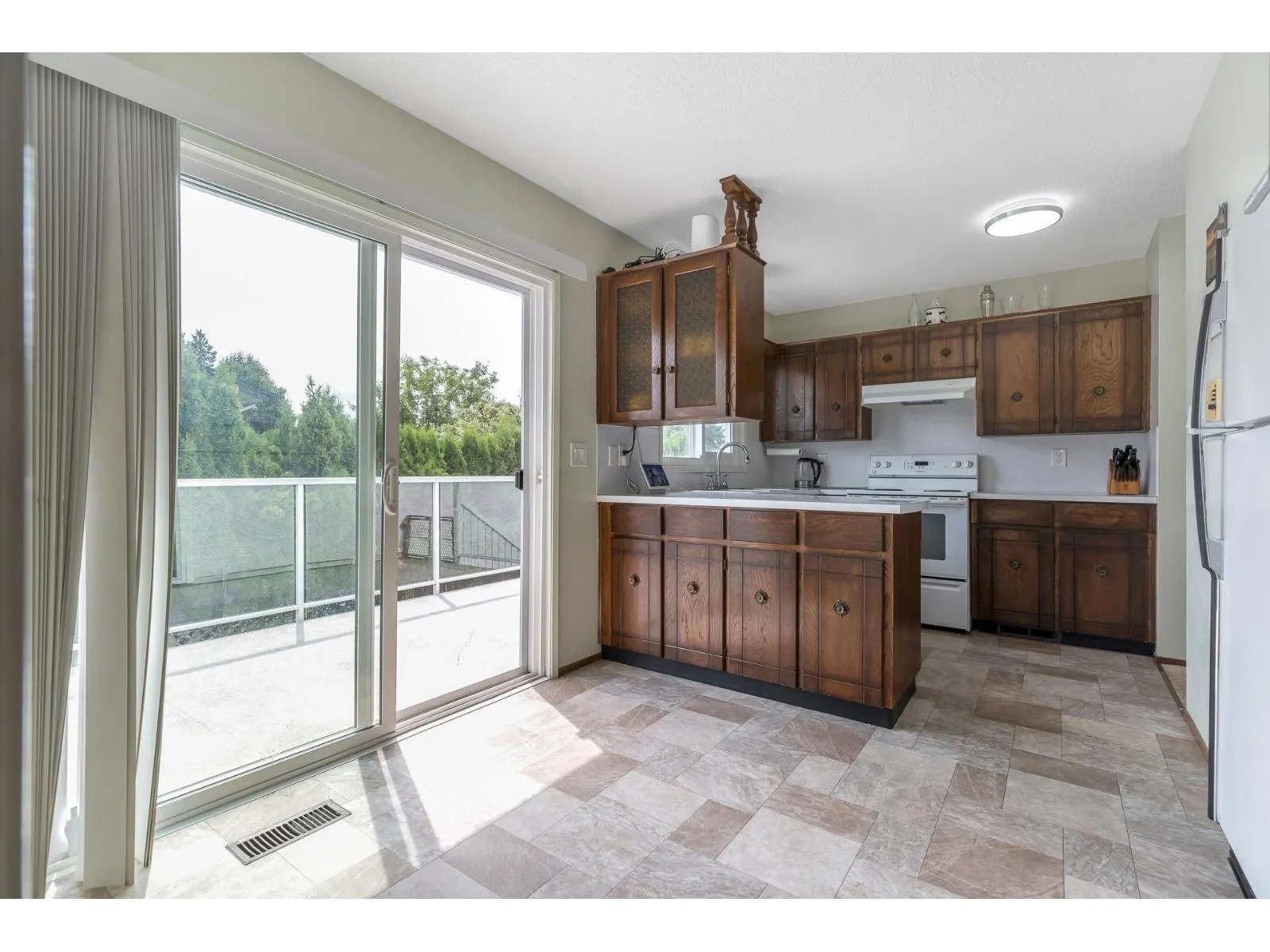 32640 LONSDALE CRESCENT