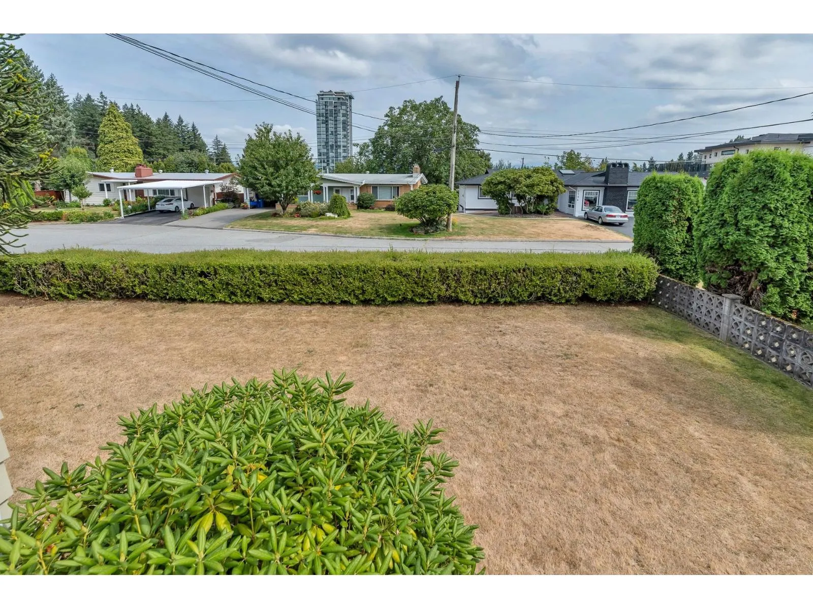 32640 LONSDALE CRESCENT