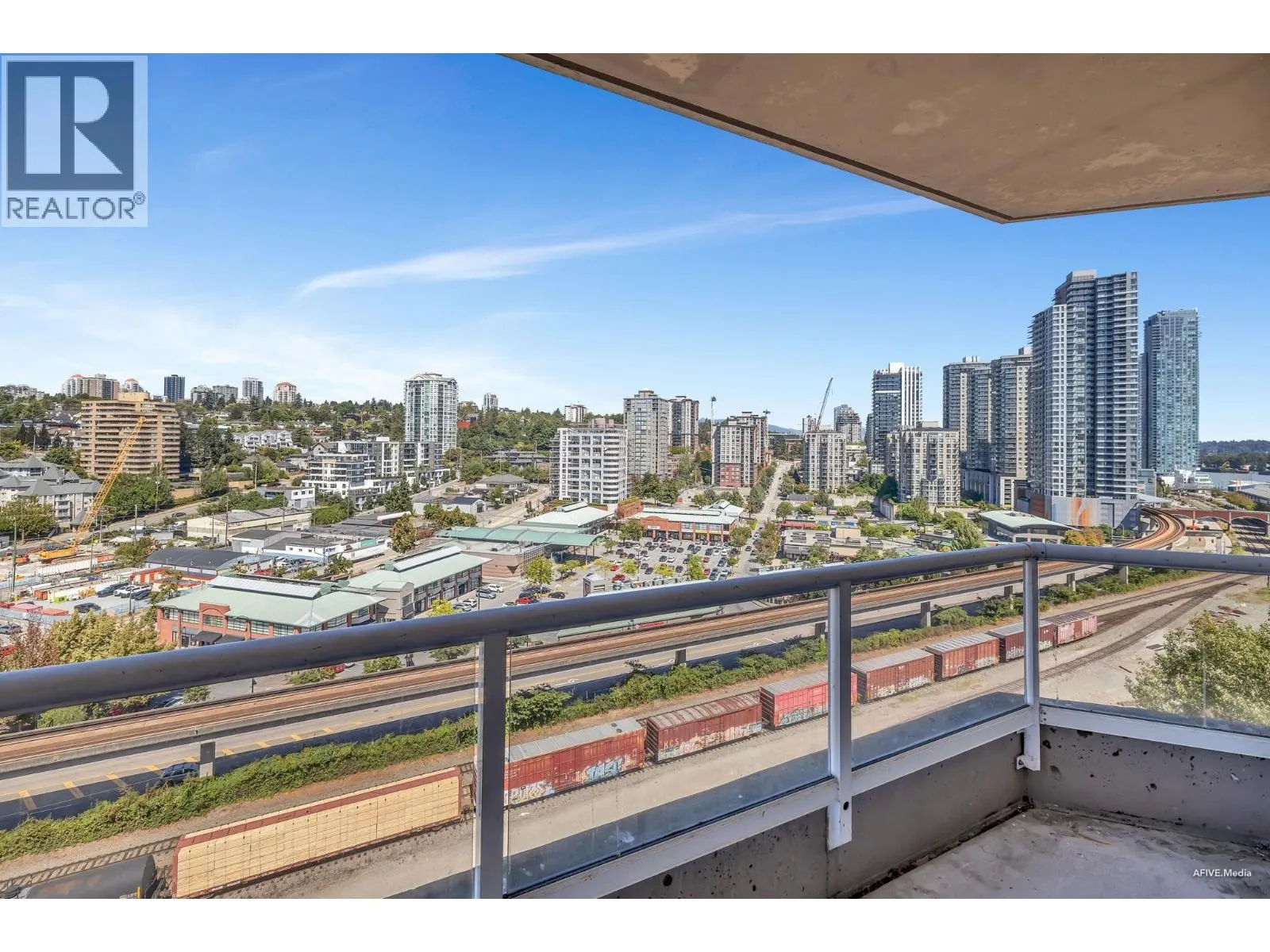 1605 1185 QUAYSIDE DRIVE