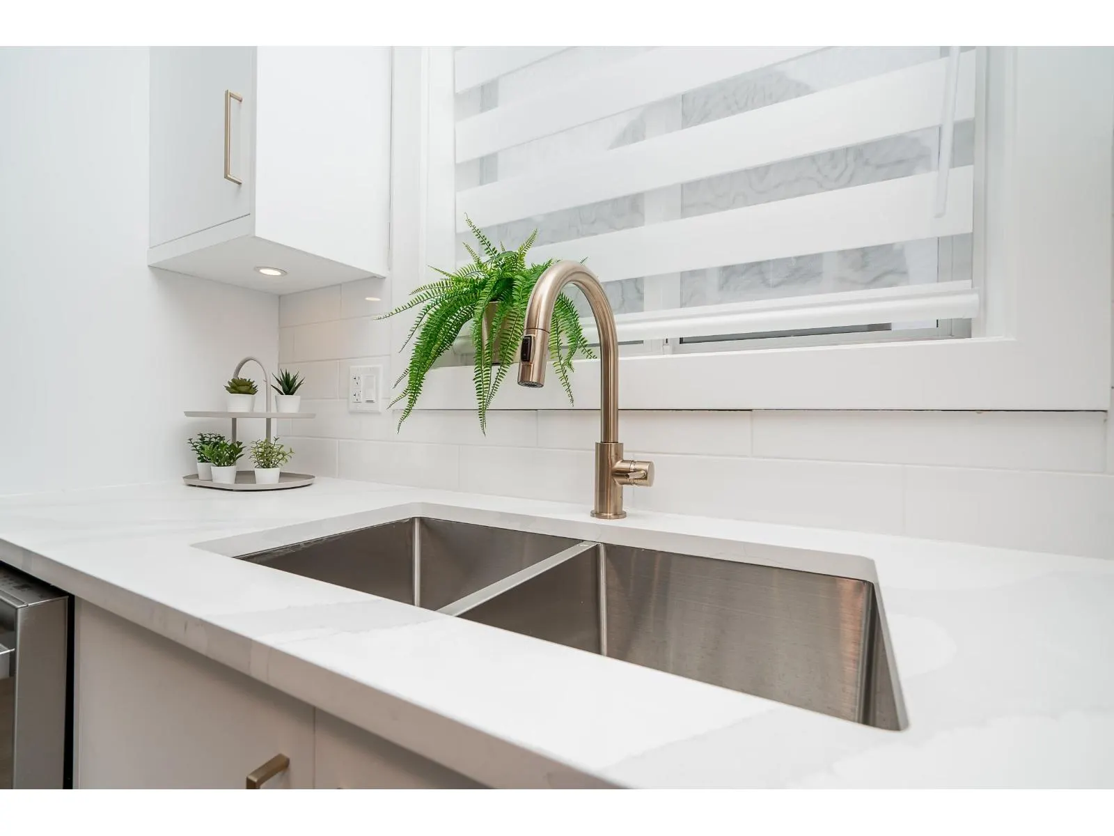 21 20463 70 AVENUE