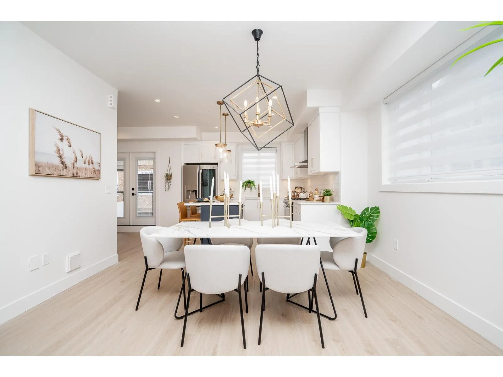 18 20463 70 AVENUE
