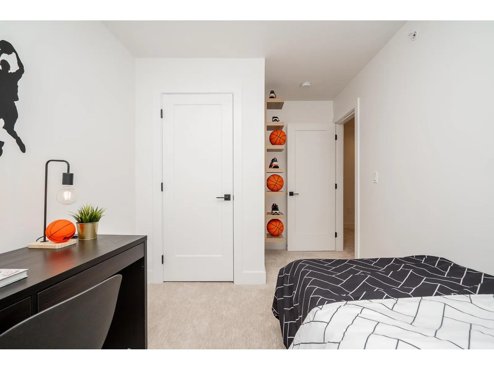 18 20463 70 AVENUE