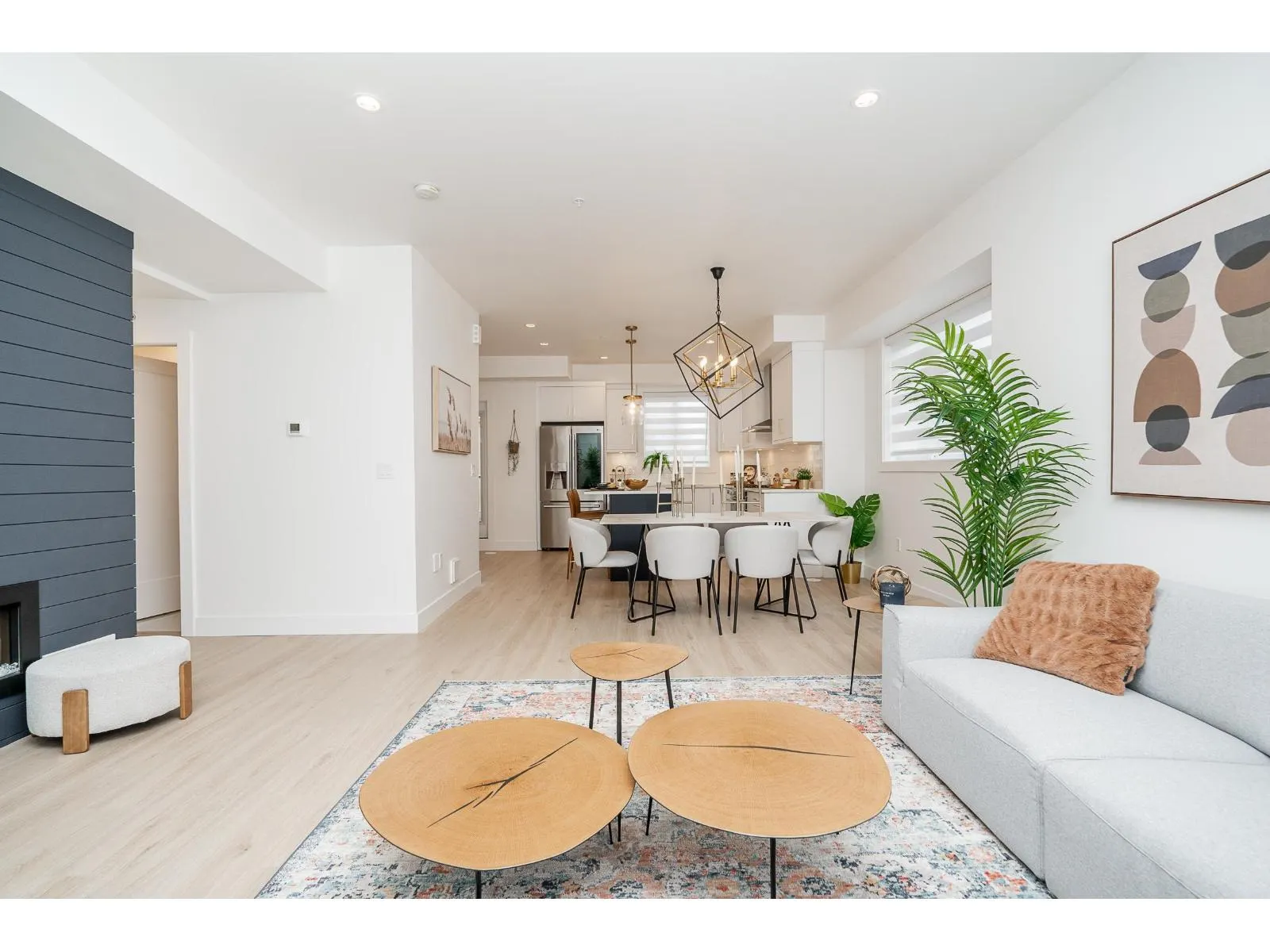 18 20463 70 AVENUE