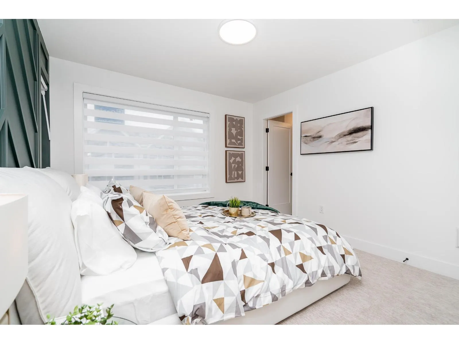 18 20463 70 AVENUE
