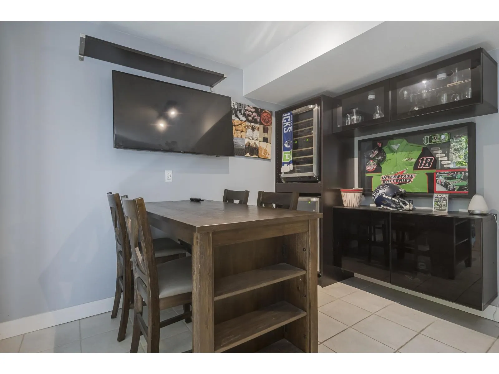 17 8968 208 STREET