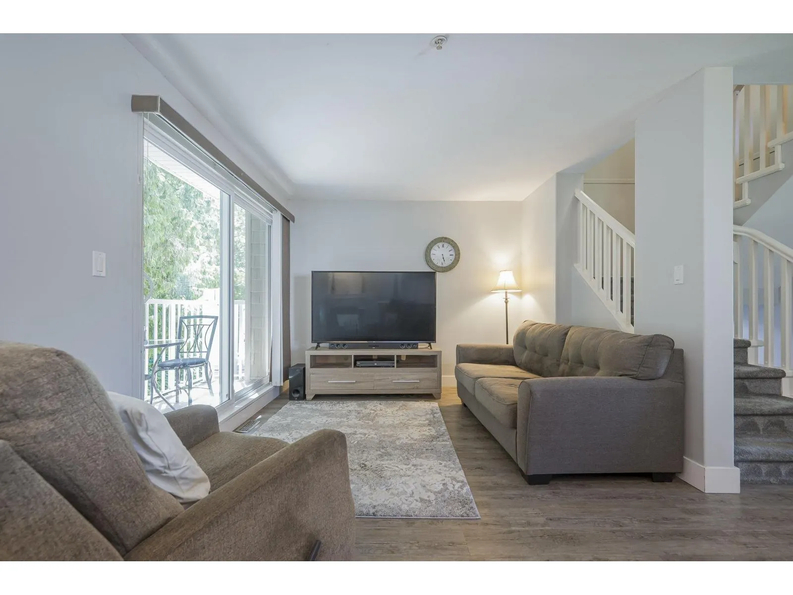 17 8968 208 STREET