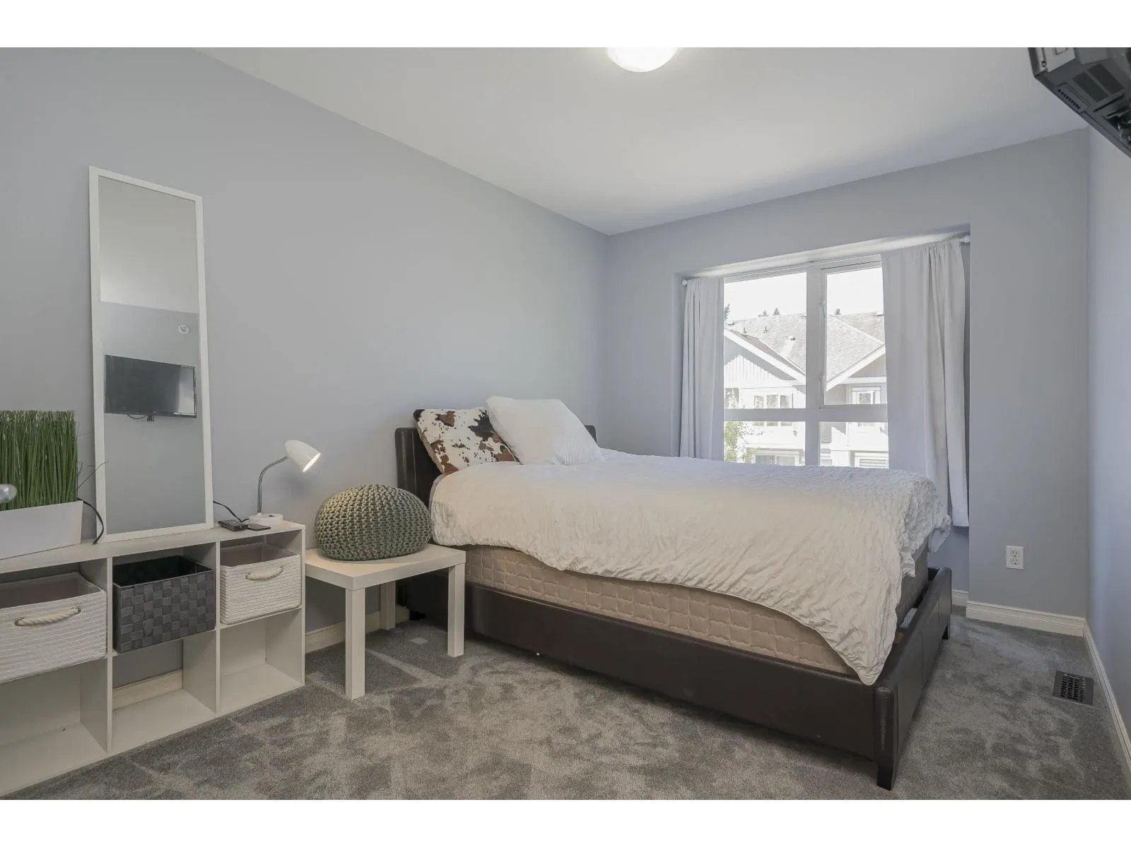 17 8968 208 STREET